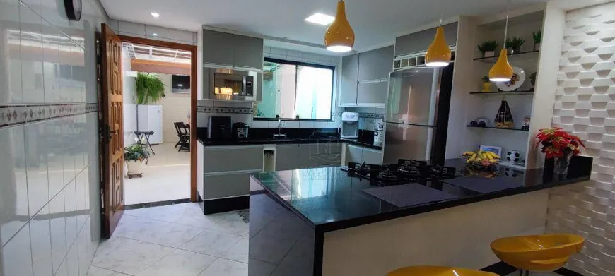 Foto 1 de Sobrado com 3 Quartos à venda, 148m² em Vila Alto de Santo Andre, Santo André