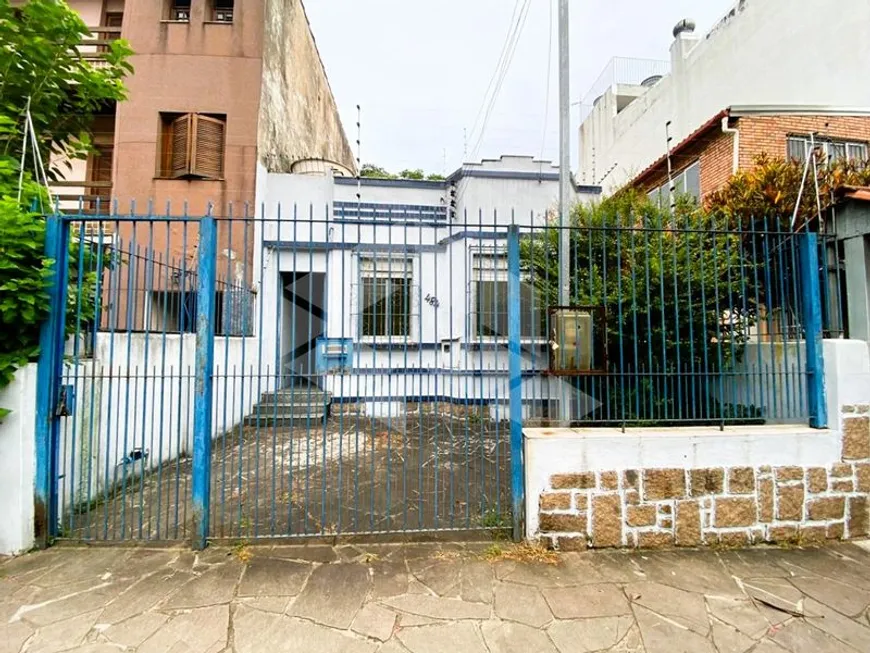 Foto 1 de Casa com 2 Quartos para alugar, 158m² em Santa Cecília, Porto Alegre