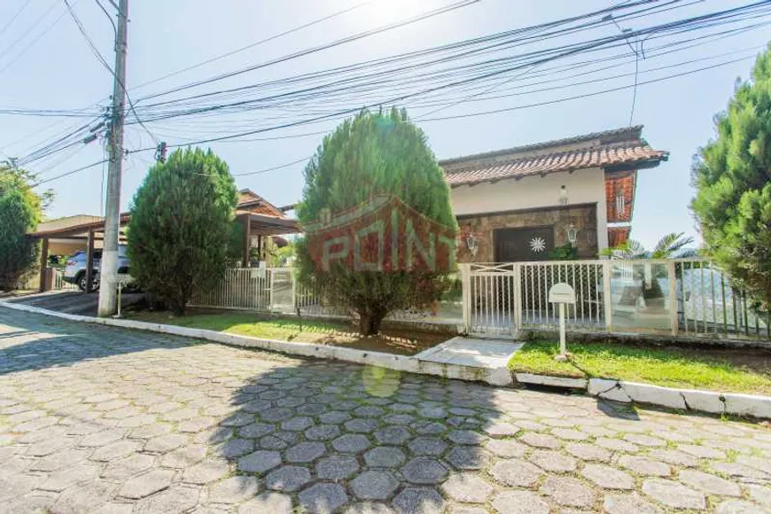 Foto 1 de Casa de Condomínio com 3 Quartos à venda, 360m² em Pendotiba, Niterói