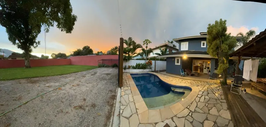 Foto 1 de Casa de Condomínio com 4 Quartos para venda ou aluguel, 250m² em Pereque, Ilhabela