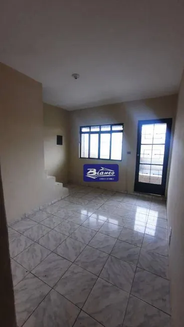 Foto 1 de Casa com 2 Quartos para alugar, 70m² em Jardim Rosa de Franca, Guarulhos