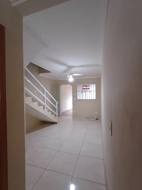 Foto 1 de Casa com 2 Quartos à venda, 92m² em Heliópolis, Belford Roxo