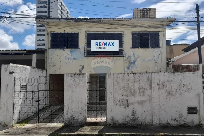 Foto 1 de Casa com 7 Quartos à venda, 189m² em Campo Grande, Recife