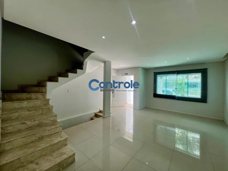 Foto 1 de Casa com 3 Quartos à venda, 343m² em Barreiros, São José