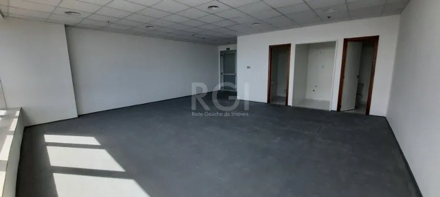 Foto 1 de Sala Comercial para alugar, 68m² em Chácara das Pedras, Porto Alegre