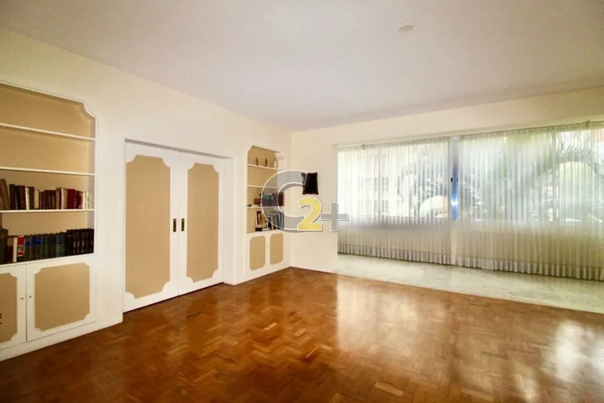 Foto 1 de Apartamento com 3 Quartos à venda, 245m² em Higienópolis, São Paulo