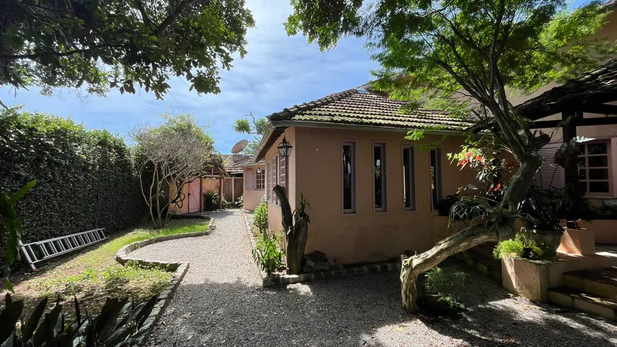 Foto 1 de Casa com 3 Quartos para alugar, 200m² em Geriba, Armação dos Búzios