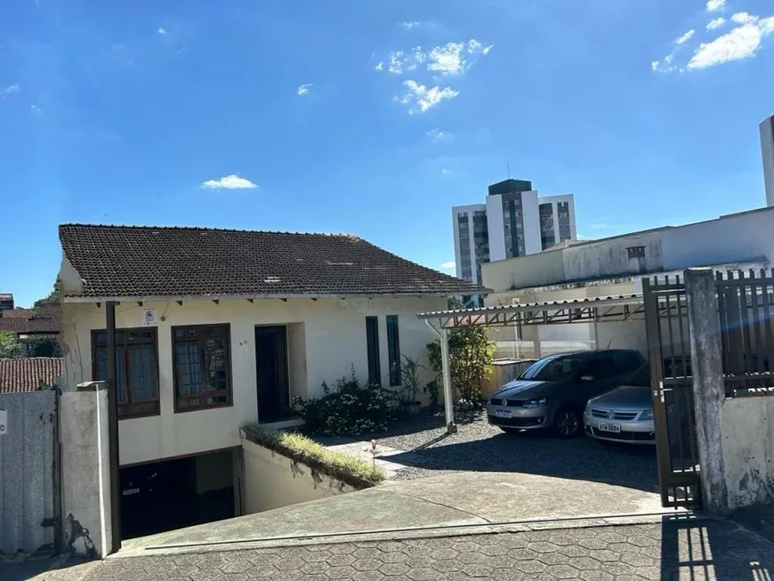 Foto 1 de Casa com 4 Quartos à venda, 322m² em Floresta, Joinville