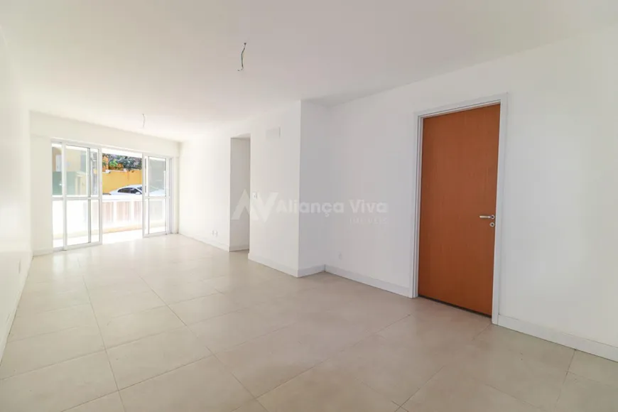 Foto 1 de Apartamento com 3 Quartos à venda, 109m² em Lagoa, Rio de Janeiro