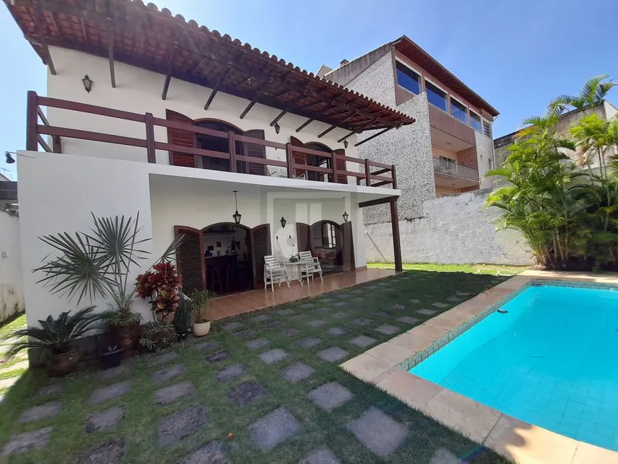 Foto 1 de Casa com 4 Quartos à venda, 293m² em Jardim Guanabara, Rio de Janeiro
