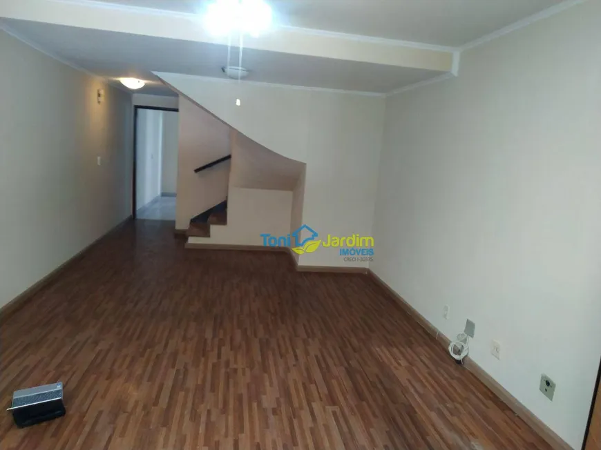 Foto 1 de Sobrado com 3 Quartos à venda, 244m² em Vila Curuçá, Santo André