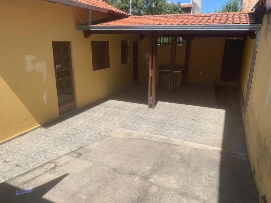 Foto 1 de Casa com 2 Quartos à venda, 90m² em Jardim Alterosa, Betim