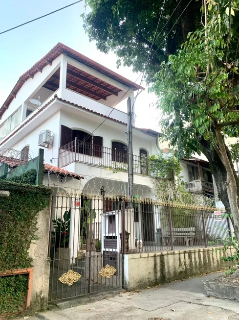 Foto 1 de Casa com 4 Quartos à venda, 298m² em Grajaú, Rio de Janeiro