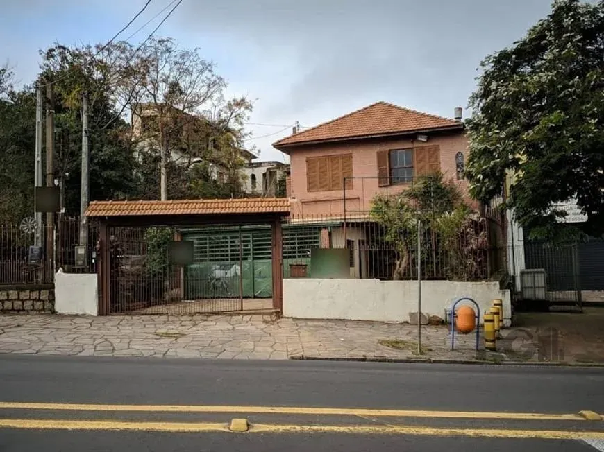 Foto 1 de Casa com 5 Quartos à venda, 202m² em Glória, Porto Alegre