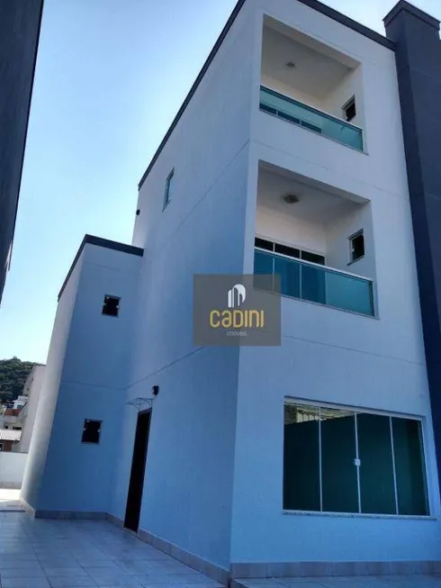 Foto 1 de Sobrado com 3 Quartos à venda, 130m² em Ariribá, Balneário Camboriú