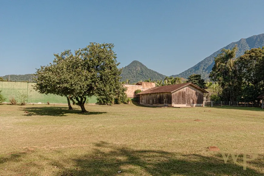 Foto 1 de Fazenda/Sítio com 3 Quartos à venda, 390m² em Pirabeiraba, Joinville