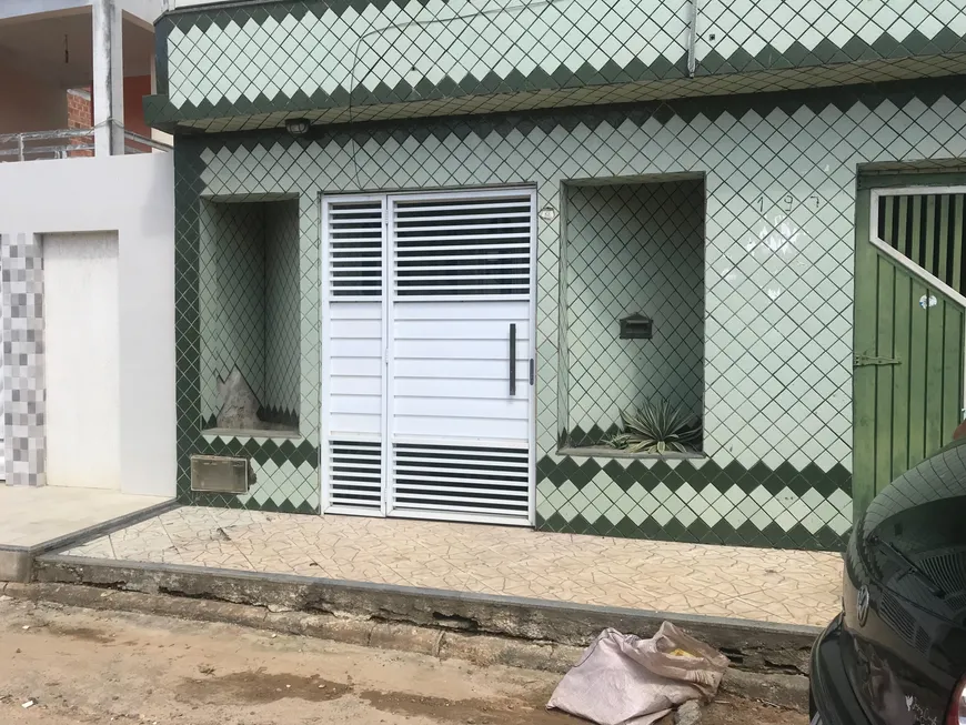 Foto 1 de Casa com 6 Quartos à venda, 200m² em Cidade Nova, Aracaju