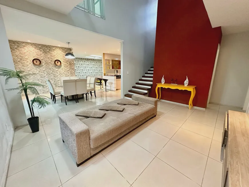 Foto 1 de Casa com 4 Quartos à venda, 300m² em Gurupi, Teresina