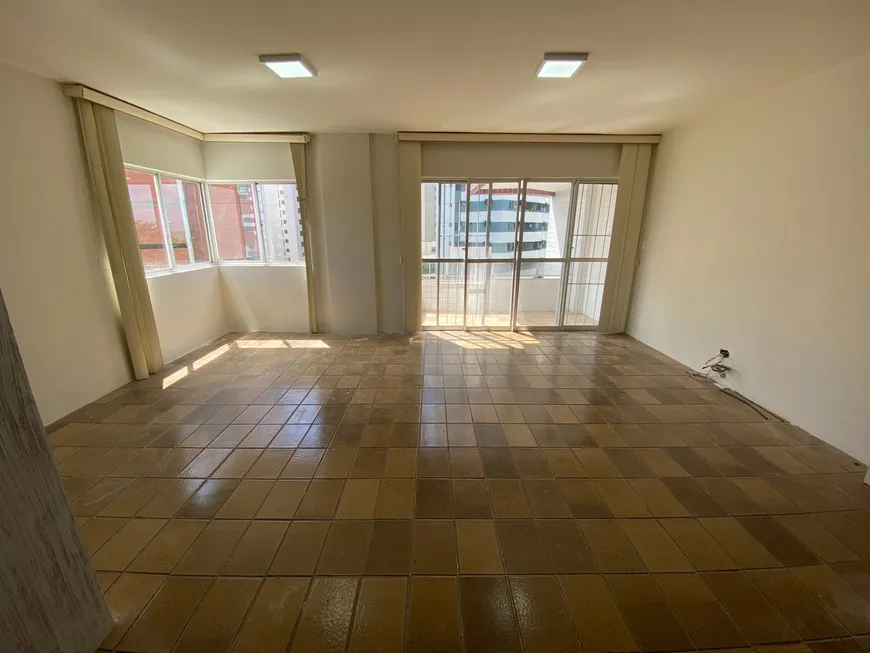 Foto 1 de Apartamento com 3 Quartos para alugar, 130m² em Boa Viagem, Recife