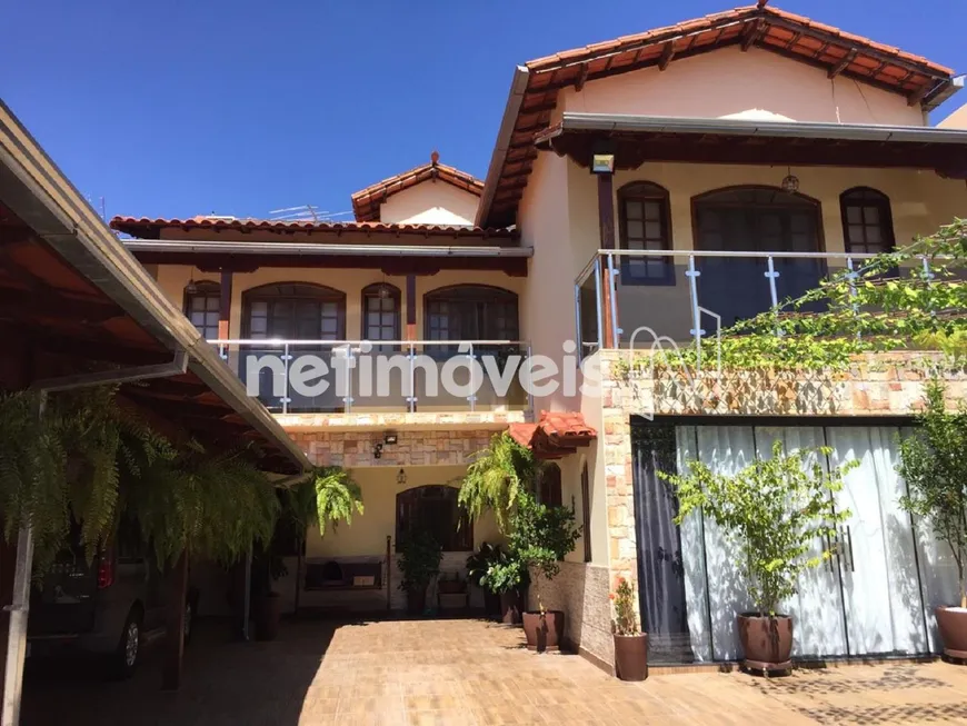 Foto 1 de Casa com 6 Quartos à venda, 297m² em São Geraldo, Belo Horizonte