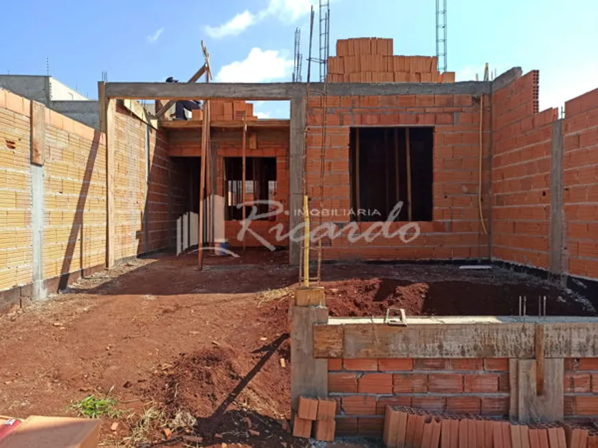 Foto 1 de Casa com 2 Quartos à venda, 54m² em Jardim Vale das Perobas IV, Arapongas