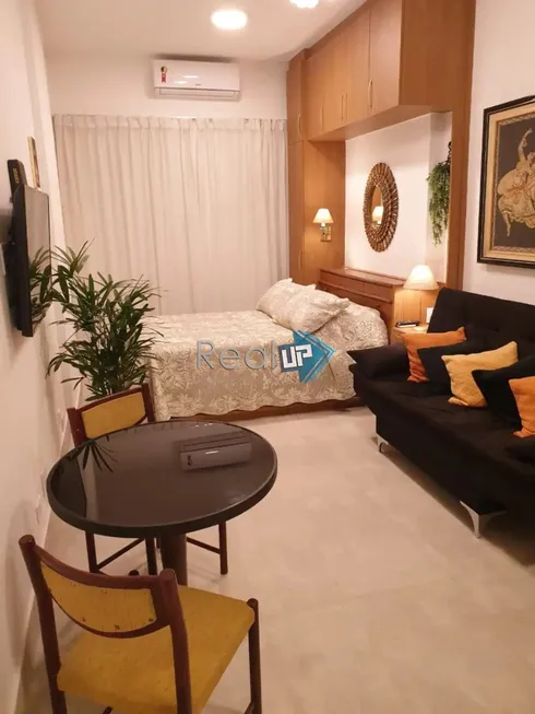 Foto 1 de Apartamento com 1 Quarto à venda, 28m² em Copacabana, Rio de Janeiro