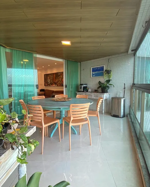 Foto 1 de Apartamento com 3 Quartos à venda, 180m² em Ponta De Campina, Cabedelo