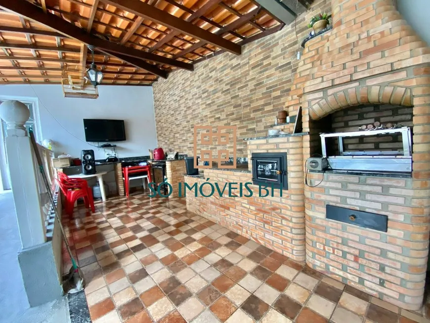Foto 1 de Casa com 3 Quartos à venda, 183m² em Minascaixa, Belo Horizonte