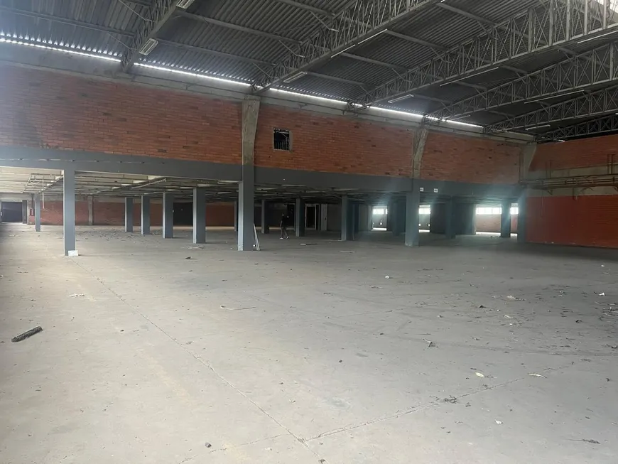 Foto 1 de Galpão/Depósito/Armazém à venda, 10000m² em Campo Grande, Rio de Janeiro