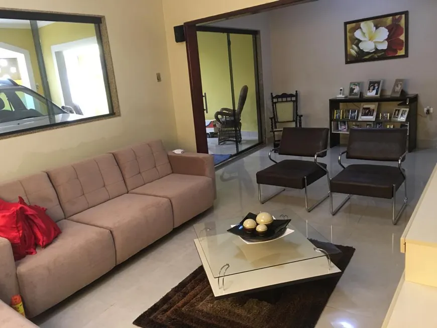 Foto 1 de Casa com 3 Quartos à venda, 160m² em Centro, Bezerros