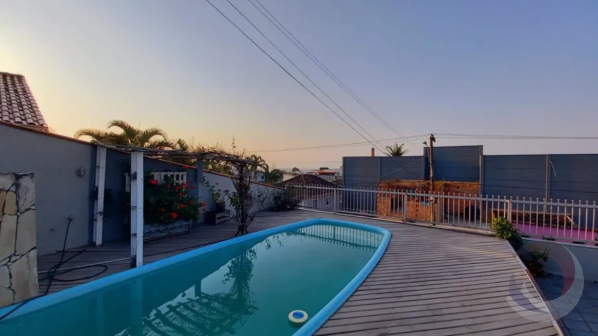 Foto 1 de Casa com 5 Quartos à venda, 244m² em Jardim Atlântico, Florianópolis