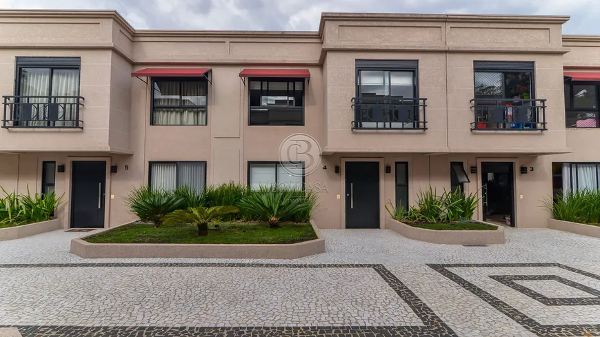 Foto 1 de Casa de Condomínio com 3 Quartos à venda, 161m² em Água Verde, Curitiba