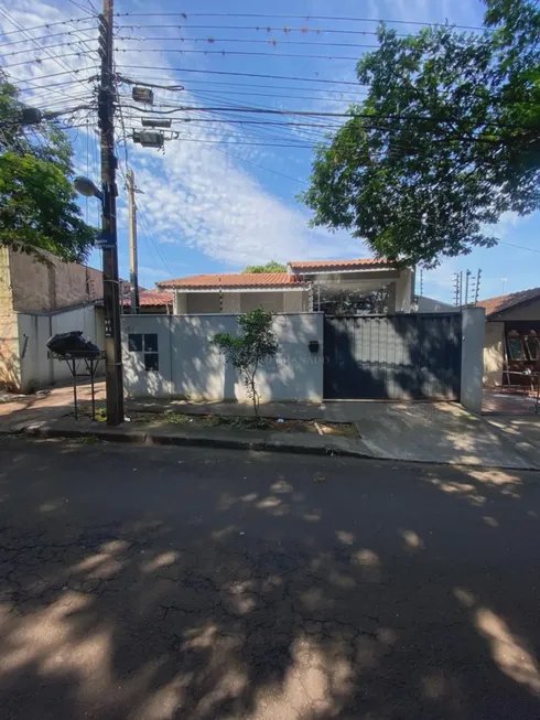 Foto 1 de Casa com 2 Quartos à venda, 234m² em Parque Residencial Patricia, Maringá