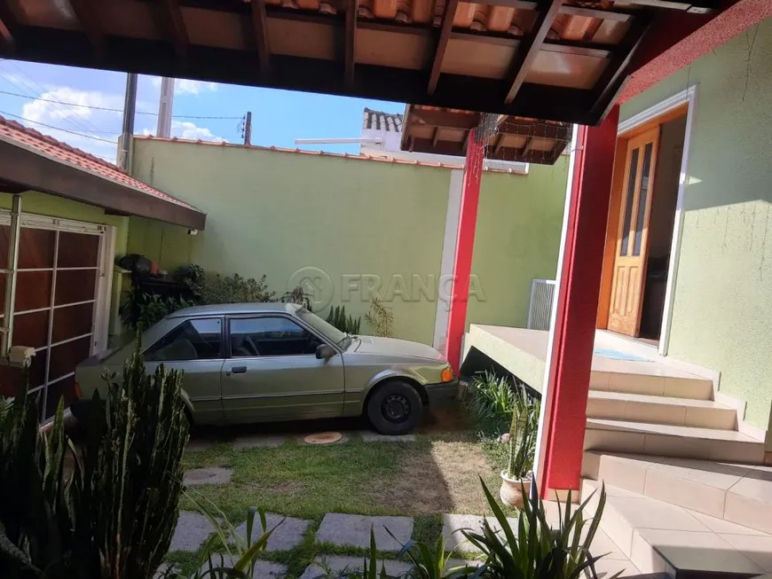 Foto 1 de Casa com 3 Quartos à venda, 176m² em Parque Santo Antônio, Jacareí