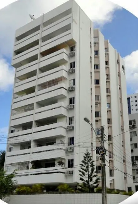 Foto 1 de Apartamento com 4 Quartos à venda, 108m² em Casa Amarela, Recife