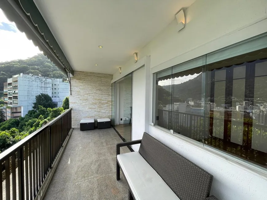 Foto 1 de Apartamento com 3 Quartos à venda, 130m² em Lagoa, Rio de Janeiro