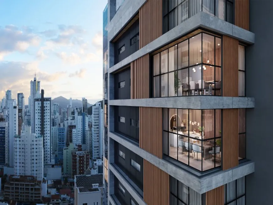 Foto 1 de Apartamento com 3 Quartos à venda, 129m² em Pioneiros, Balneário Camboriú