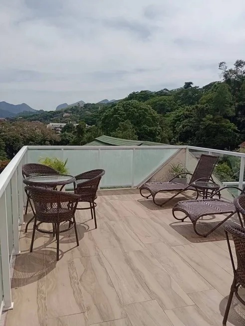 Foto 1 de Apartamento com 2 Quartos para alugar, 74m² em Itaipava, Petrópolis
