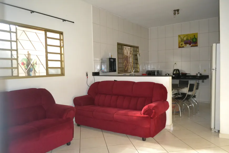 Foto 1 de Casa com 2 Quartos à venda, 396m² em Parque Oeste Industrial, Goiânia
