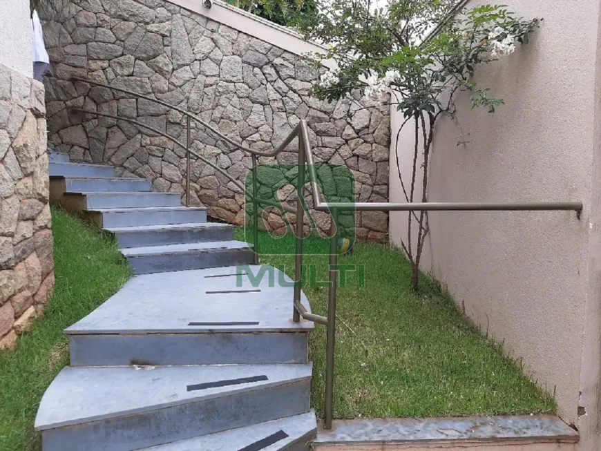 Foto 1 de Casa com 4 Quartos para alugar, 260m² em Tabajaras, Uberlândia