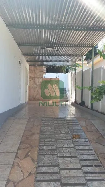 Foto 1 de Casa com 4 Quartos à venda, 103m² em Daniel Fonseca, Uberlândia