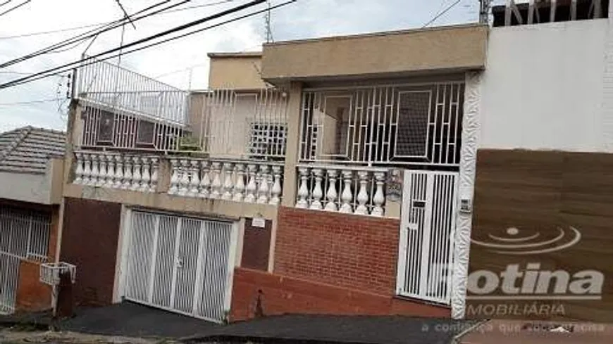 Foto 1 de Casa com 4 Quartos à venda, 172m² em Centro, Uberlândia