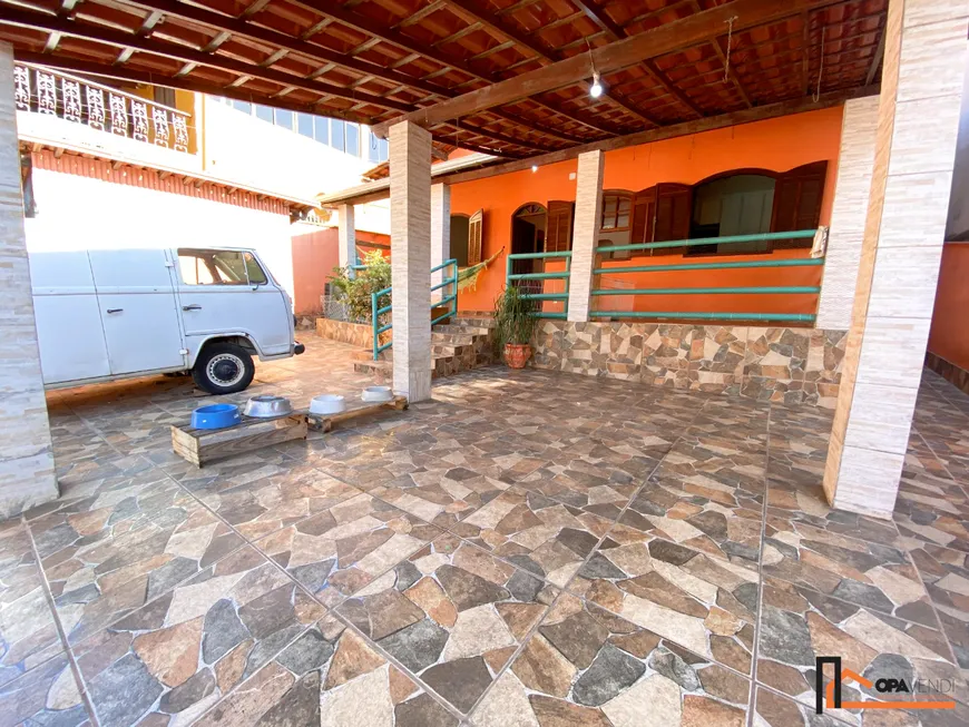 Foto 1 de Casa com 4 Quartos à venda, 360m² em Céu Azul, Belo Horizonte