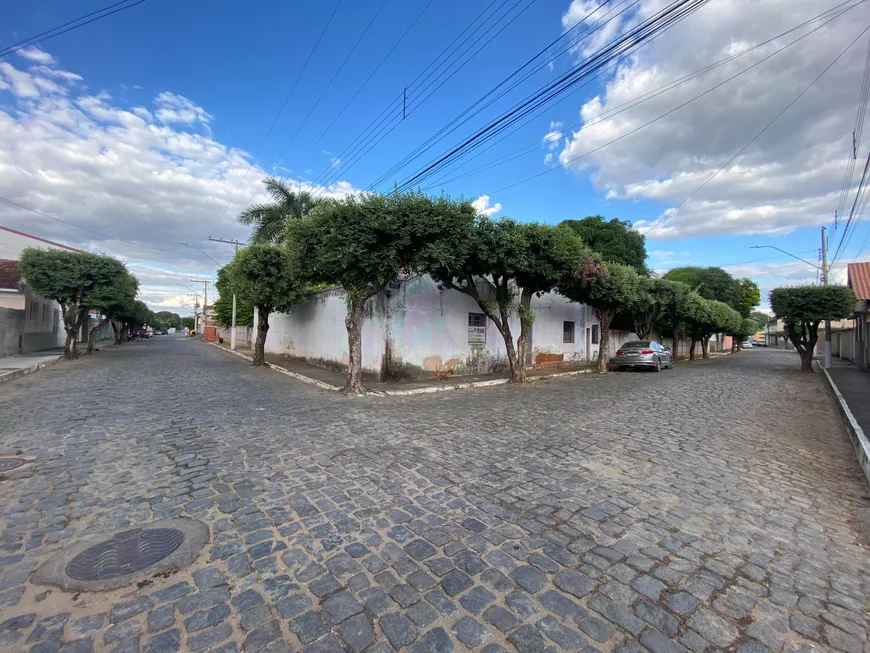 Foto 1 de Fazenda/Sítio com 3 Quartos à venda, 150m² em Centro, Aimorés