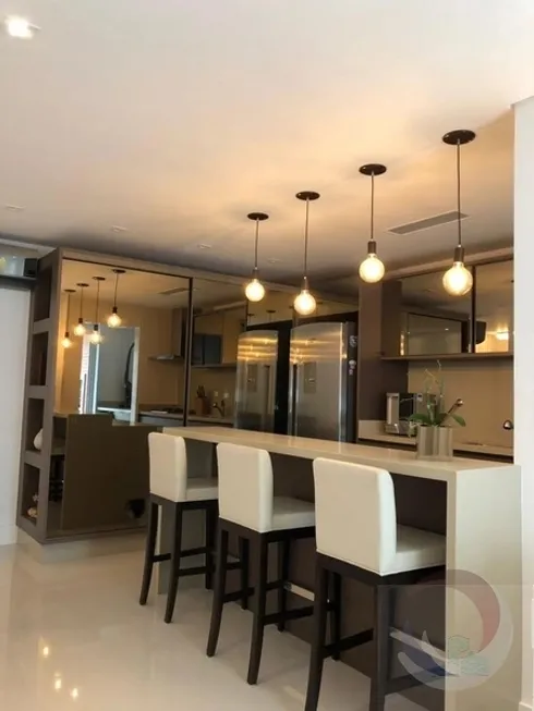 Foto 1 de Apartamento com 2 Quartos à venda, 93m² em Beira Mar, Florianópolis