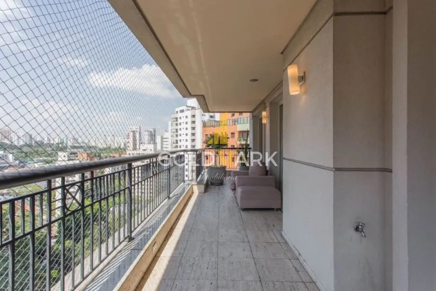 Foto 1 de Apartamento com 4 Quartos à venda, 300m² em Moema, São Paulo