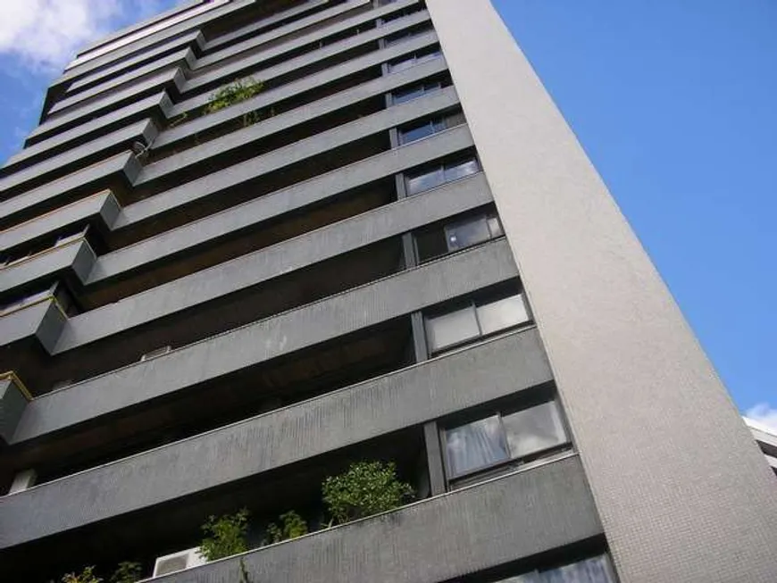 Foto 1 de Apartamento com 6 Quartos à venda, 315m² em Itaigara, Salvador