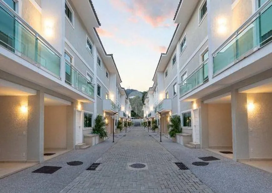 Foto 1 de Casa de Condomínio com 3 Quartos à venda, 156m² em Taquara, Rio de Janeiro