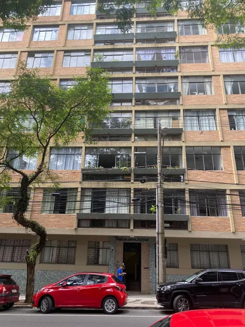 Foto 1 de Apartamento com 3 Quartos à venda, 120m² em Centro, Curitiba