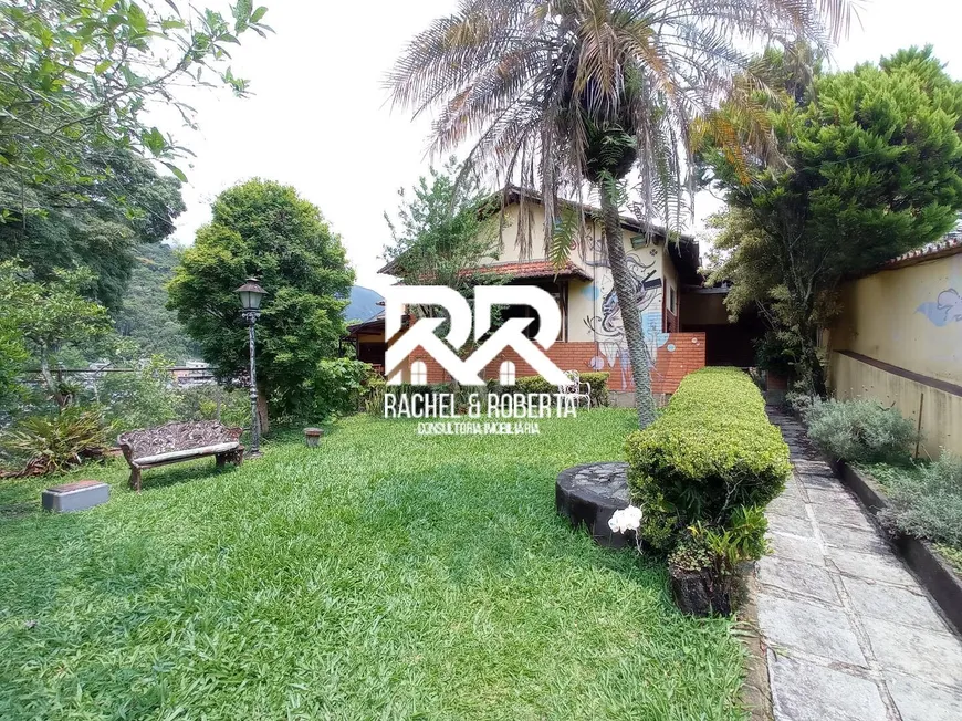 Foto 1 de Casa com 8 Quartos à venda, 390m² em Jardim Cascata, Teresópolis